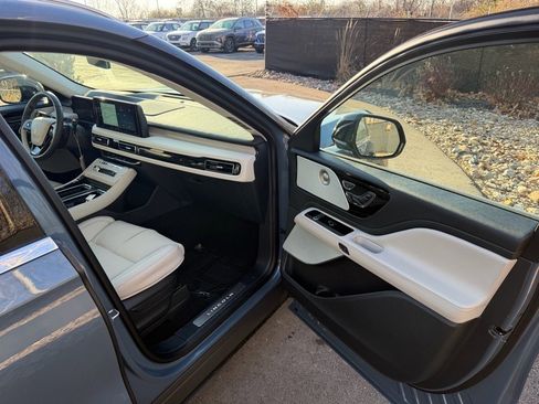 New 2026 Lincoln Aviator Reserve image 11