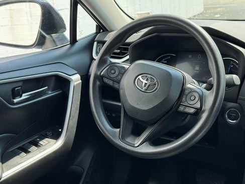 Used 2025 Toyota RAV4 XLE image 12