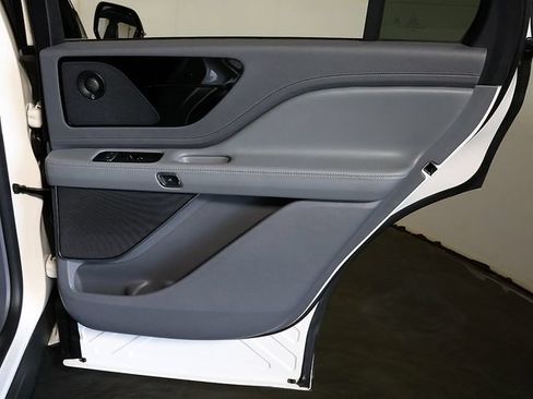 Used 2020 Lincoln Aviator Reserve w/ Equipment Group 201A AWD/4WD image 34