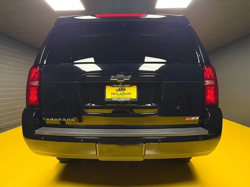 Used 2020 Chevrolet Suburban LT w/ Luxury Package AWD/4WD image 5