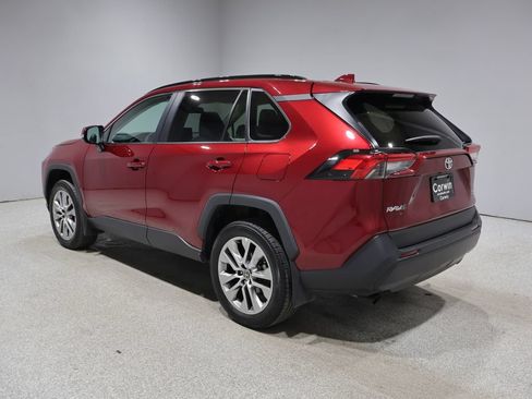 Used 2023 Toyota RAV4 XLE Premium AWD/4WD image 5