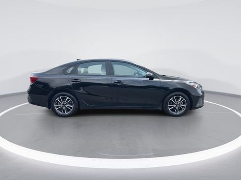 Used 2023 Kia Forte LXS w/ LXS Technology Package FWD image 9