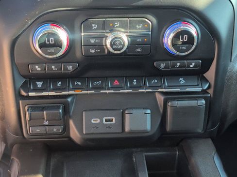 Used 2020 GMC Sierra 2500 Denali w/ Denali Ultimate Package AWD/4WD image 24