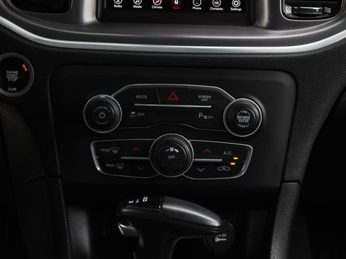 Used 2020 Dodge Charger SXT w/ Blacktop Package RWD image 18