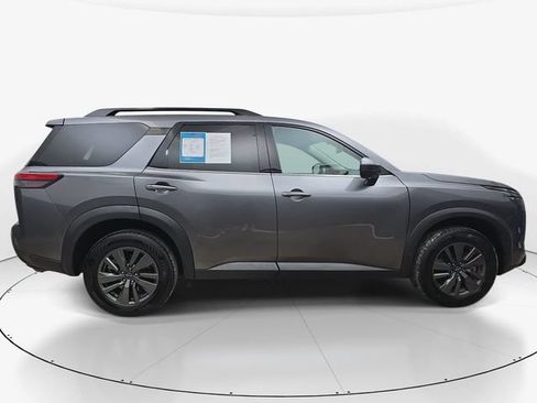 Used 2024 Nissan Pathfinder SV FWD image 5