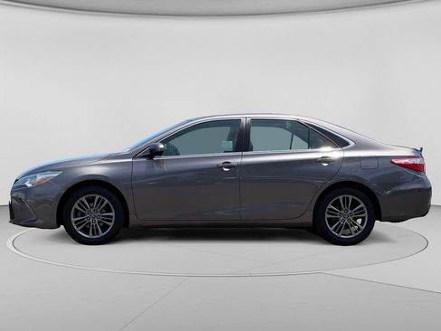 Used 2017 Toyota Camry SE FWD image 7