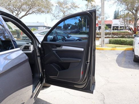 Used 2021 Audi SQ5 Premium w/ Convenience Package image 26