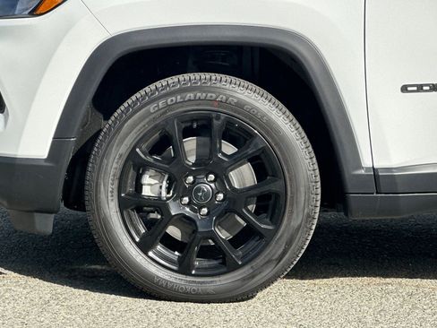 New 2026 Jeep Compass Latitude image 24