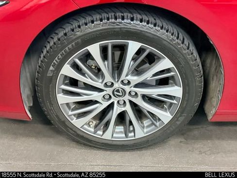 Used 2019 Lexus ES 300h w/ Premium Package FWD image 10
