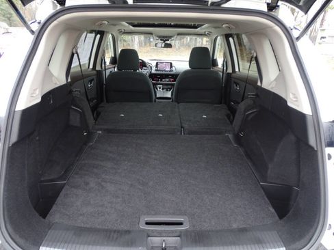 Used 2021 Nissan Rogue SV image 39