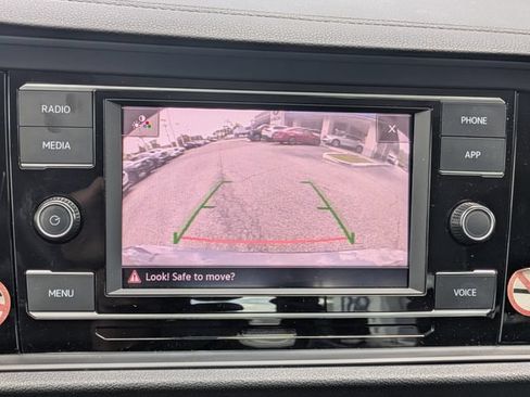 Used 2024 Volkswagen Jetta SE FWD image 20