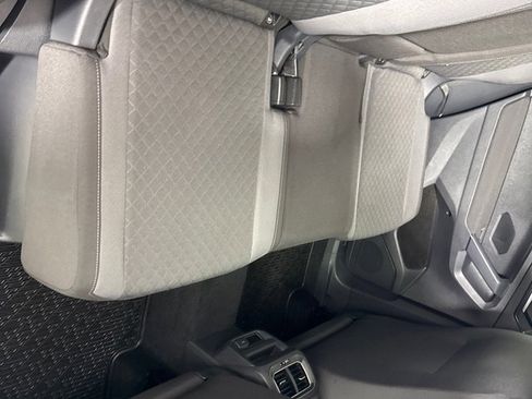 Used 2018 Volkswagen Tiguan S image 23