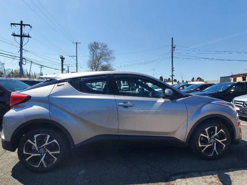 Used 2018 Toyota C-HR XLE image 6