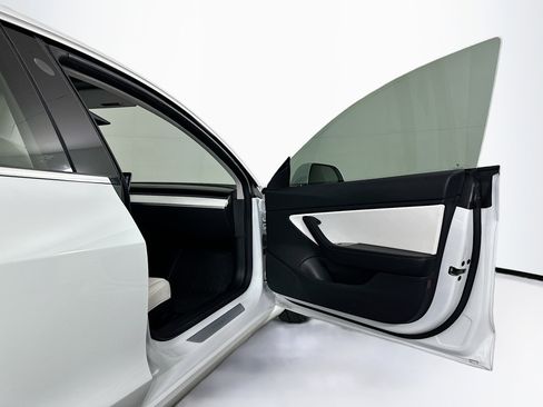 Used 2018 Tesla Model 3 Long Range image 31