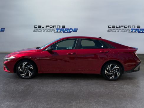 Used 2025 Hyundai Elantra Sport FWD image 8