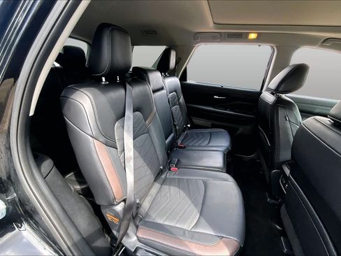 Used 2025 Nissan Pathfinder Platinum w/ Cargo Package FWD image 20