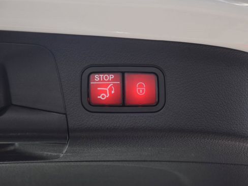 Certified 2025 Mercedes-Benz GLA 250 image 31