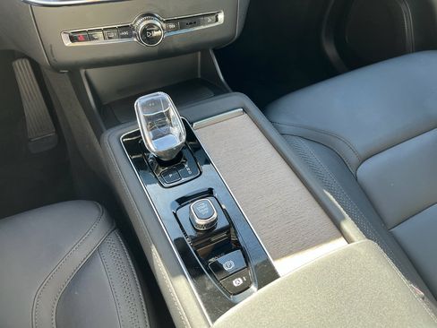 Used 2025 Volvo XC90 B6 Plus AWD/4WD image 25