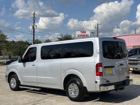 Used 2019 Nissan NV 3500 SV w/ Navigation Package image 7