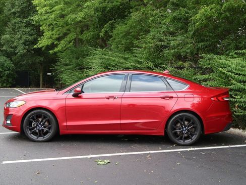Used 2020 Ford Fusion SE w/ Equipment Group 151A FWD image 4