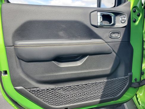 New 2025 Jeep Wrangler Unlimited Rubicon 392 image 13