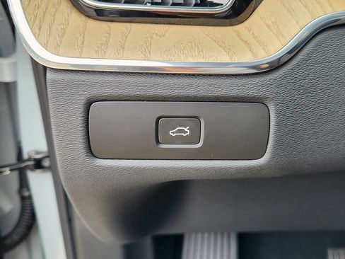 Used 2026 Volvo XC60 B5 Plus w/ Protection Package Premier AWD/4WD image 18