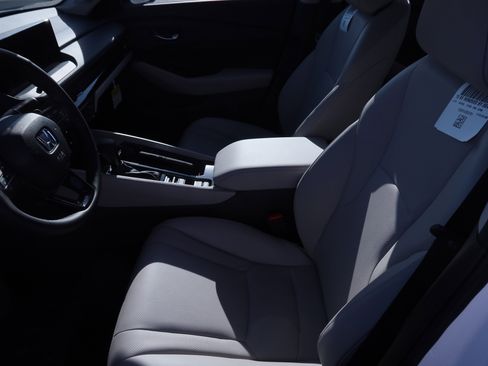 New 2026 Honda Accord EX-L image 9