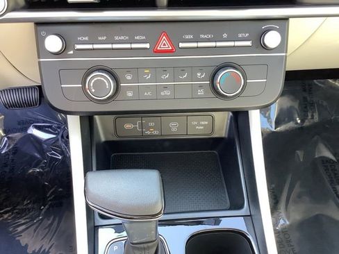 Certified 2025 Hyundai Tucson SE image 34