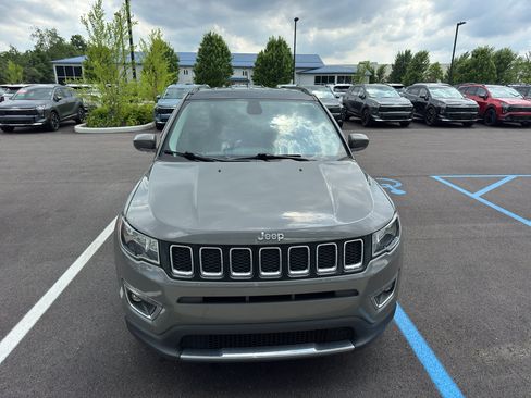 Used 2019 Jeep Compass Limited w/ Safety & Security Group AWD/4WD image 7