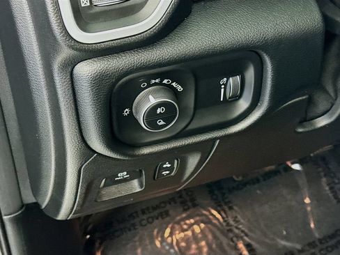 Used 2021 RAM 1500 Big Horn AWD/4WD image 10