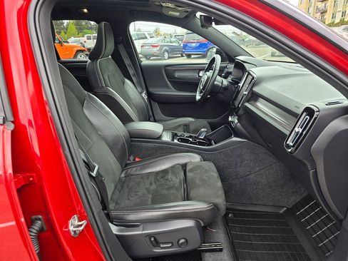 Used 2022 Volvo XC40 T5 R-Design w/ Advanced Package AWD/4WD image 12