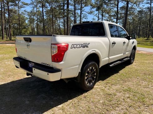 Used 2019 Nissan Titan PRO-4X AWD/4WD image 5