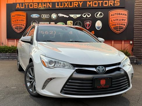 Used 2016 Toyota Camry XLE w/ Moonroof Package FWD image 1