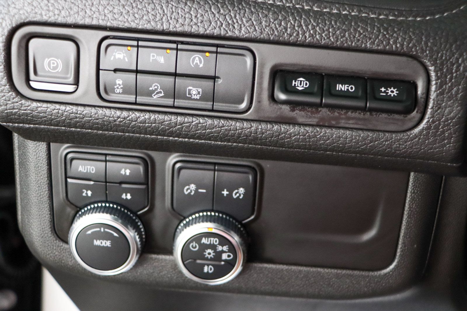 Used 2023 GMC Yukon Denali AWD/4WD image 23