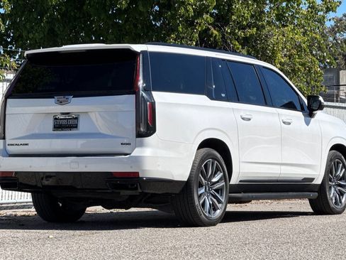 Used 2022 Cadillac Escalade ESV Sport Platinum w/ Heavy-Duty Trailer Package image 4