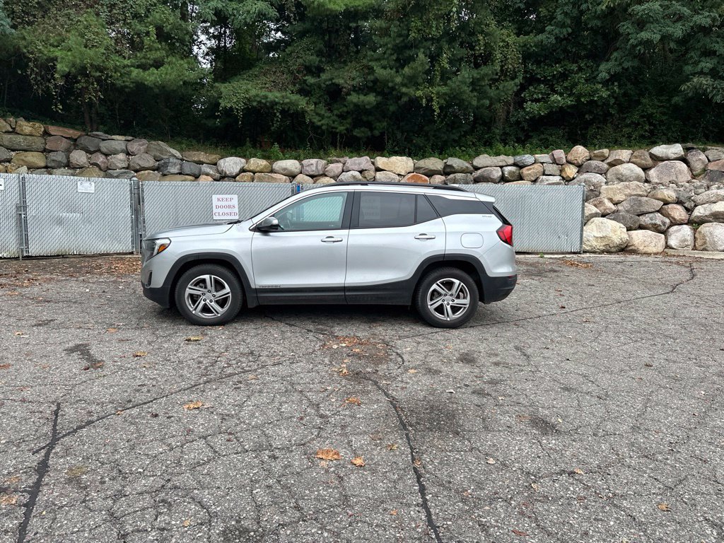 Used 2018 GMC Terrain SLE w/ Driver Convenience Package FWD image 2