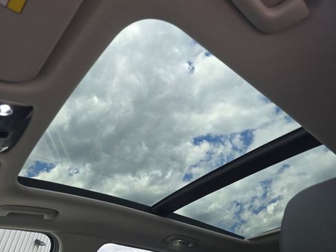 Used 2026 Kia Sorento S w/ S Panoramic Sunroof Package FWD image 3