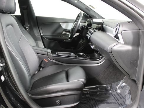 Used 2025 Mercedes-Benz CLA 250 4MATIC image 19