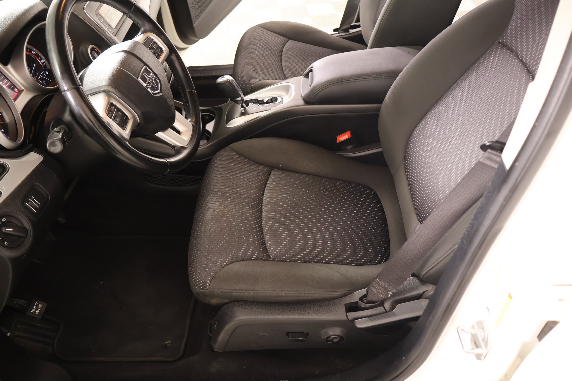 Used 2020 Dodge Journey SE w/ SE Popular Equipment Group FWD image 10