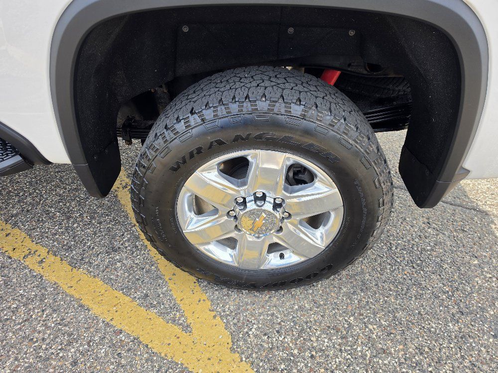 Used 2021 Chevrolet Silverado 2500 LTZ AWD/4WD image 10