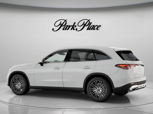 Used 2026 Mercedes-Benz GLC 300 image 13