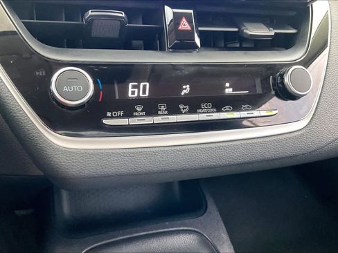 Used 2024 Toyota Corolla LE image 32