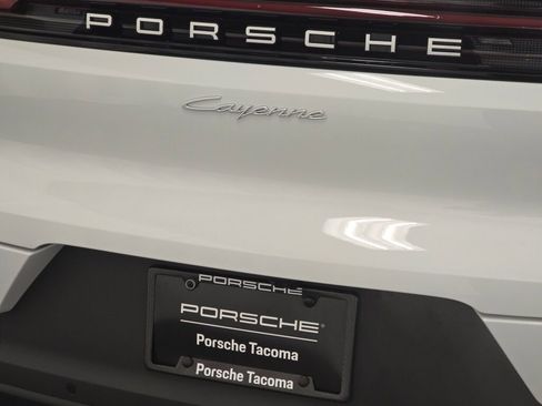 New 2026 Porsche Cayenne image 22
