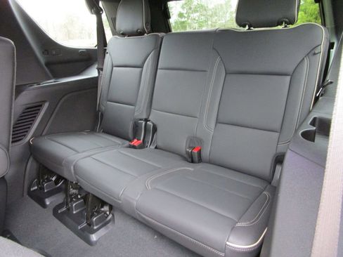 New 2026 GMC Yukon Elevation RWD image 17