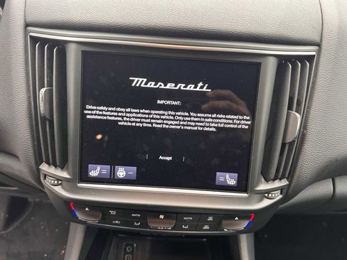 Used 2023 Maserati Levante Modena image 16