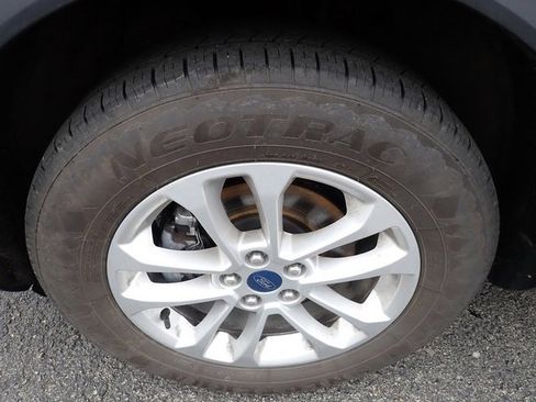 Used 2020 Ford Escape SE image 9