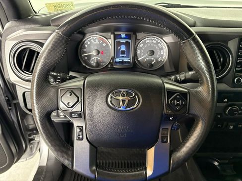 Used 2021 Toyota Tacoma TRD Off-Road w/ Technology Package image 18