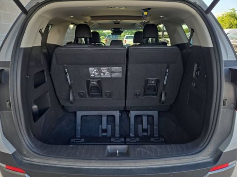 Used 2025 Kia Carnival SX w/ SX Dark Edition Package FWD image 25