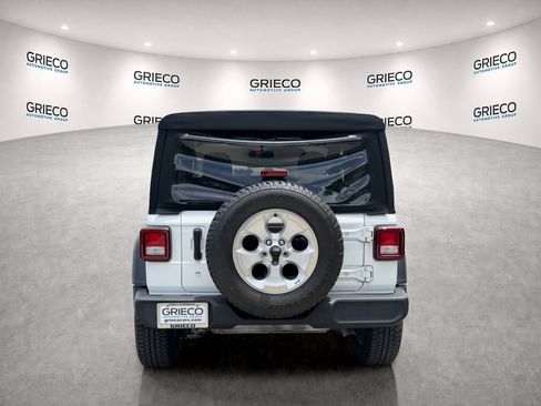 Used 2018 Jeep Wrangler Sport AWD/4WD image 6