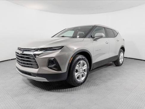 Used 2021 Chevrolet Blazer LT FWD image 2